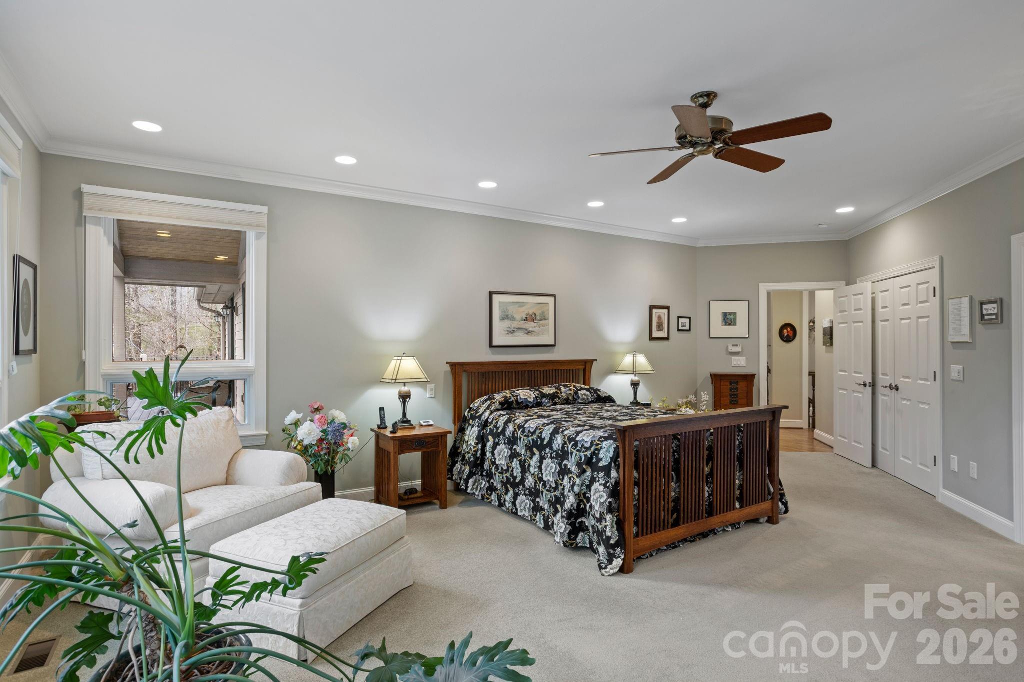 175 Overlook Drive — Flat Rock