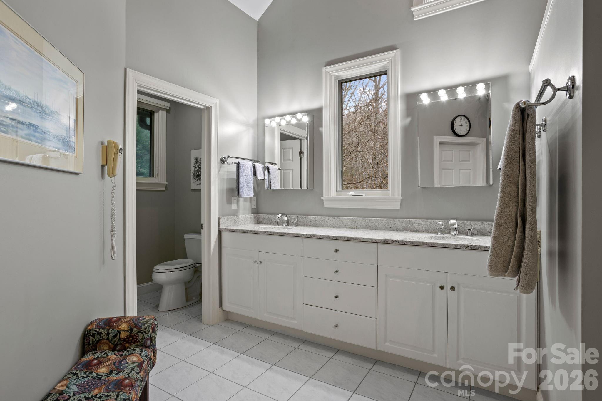 175 Overlook Drive — Flat Rock