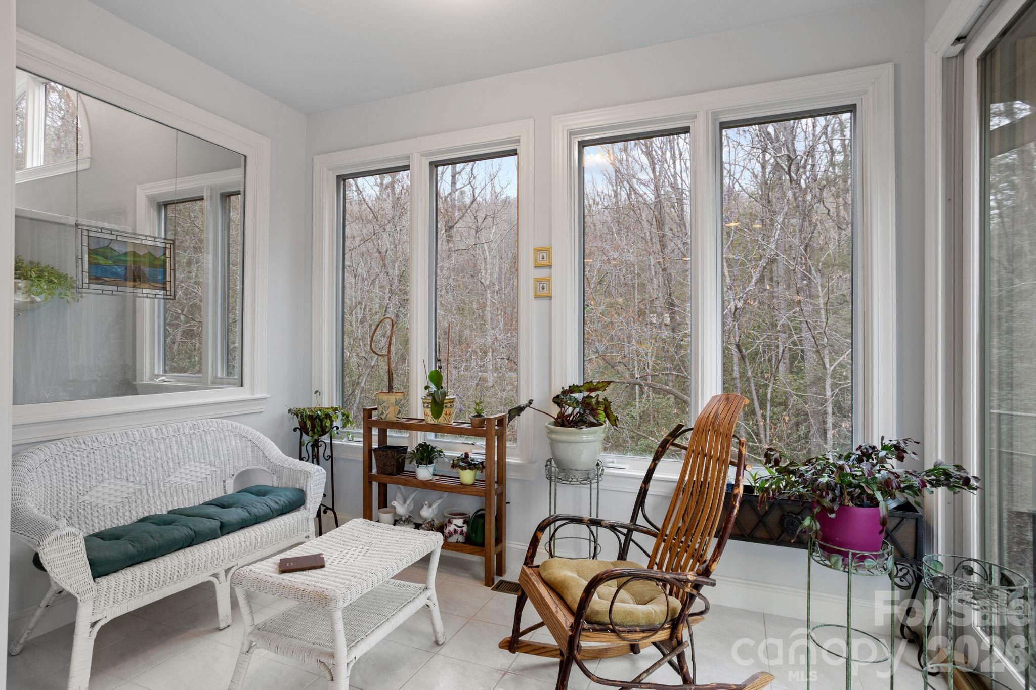 175 Overlook Drive — Flat Rock