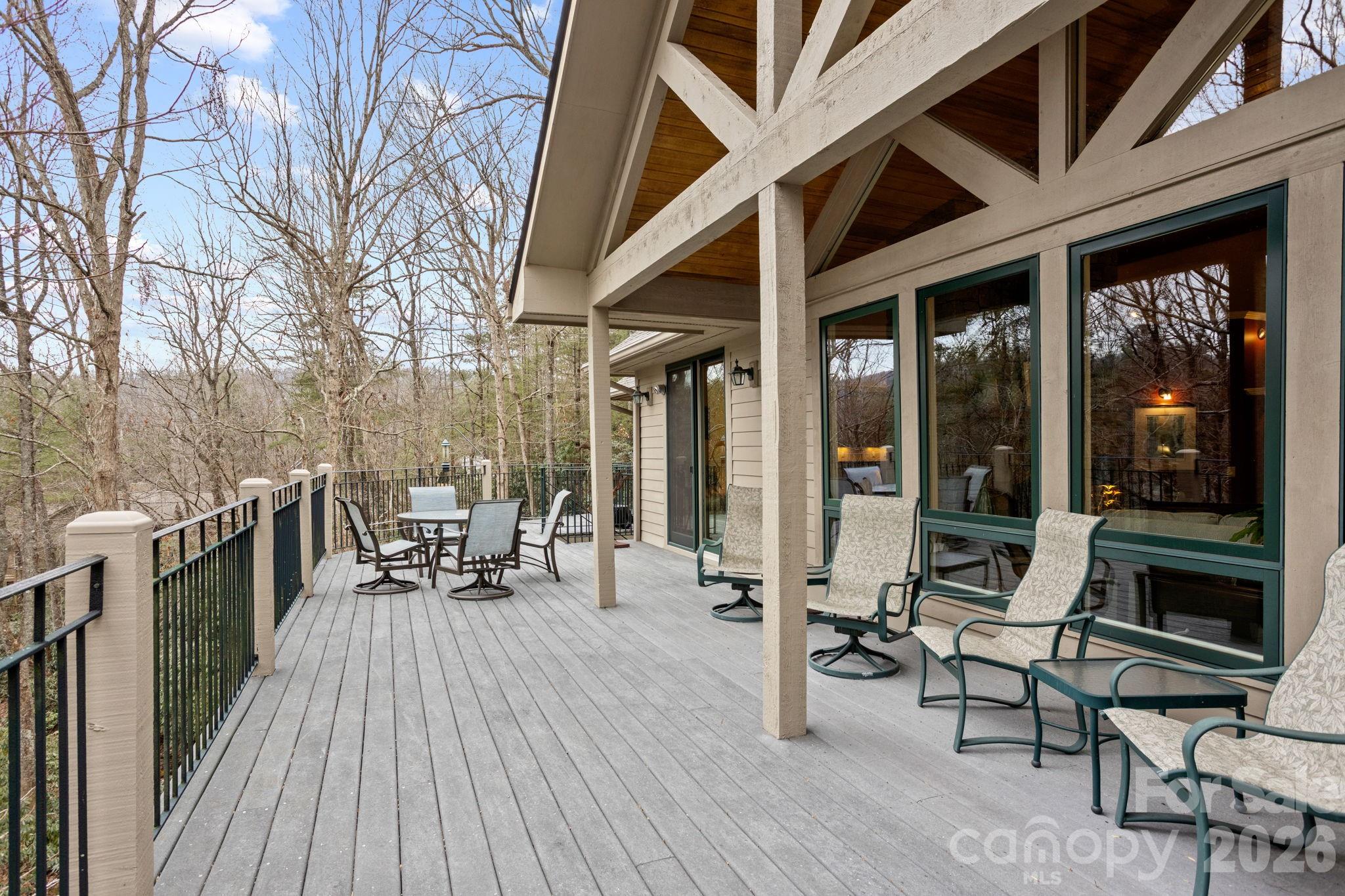 175 Overlook Drive — Flat Rock