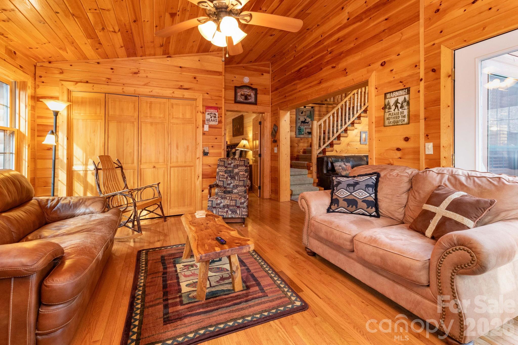 71 Honeymoon Lane — Maggie Valley