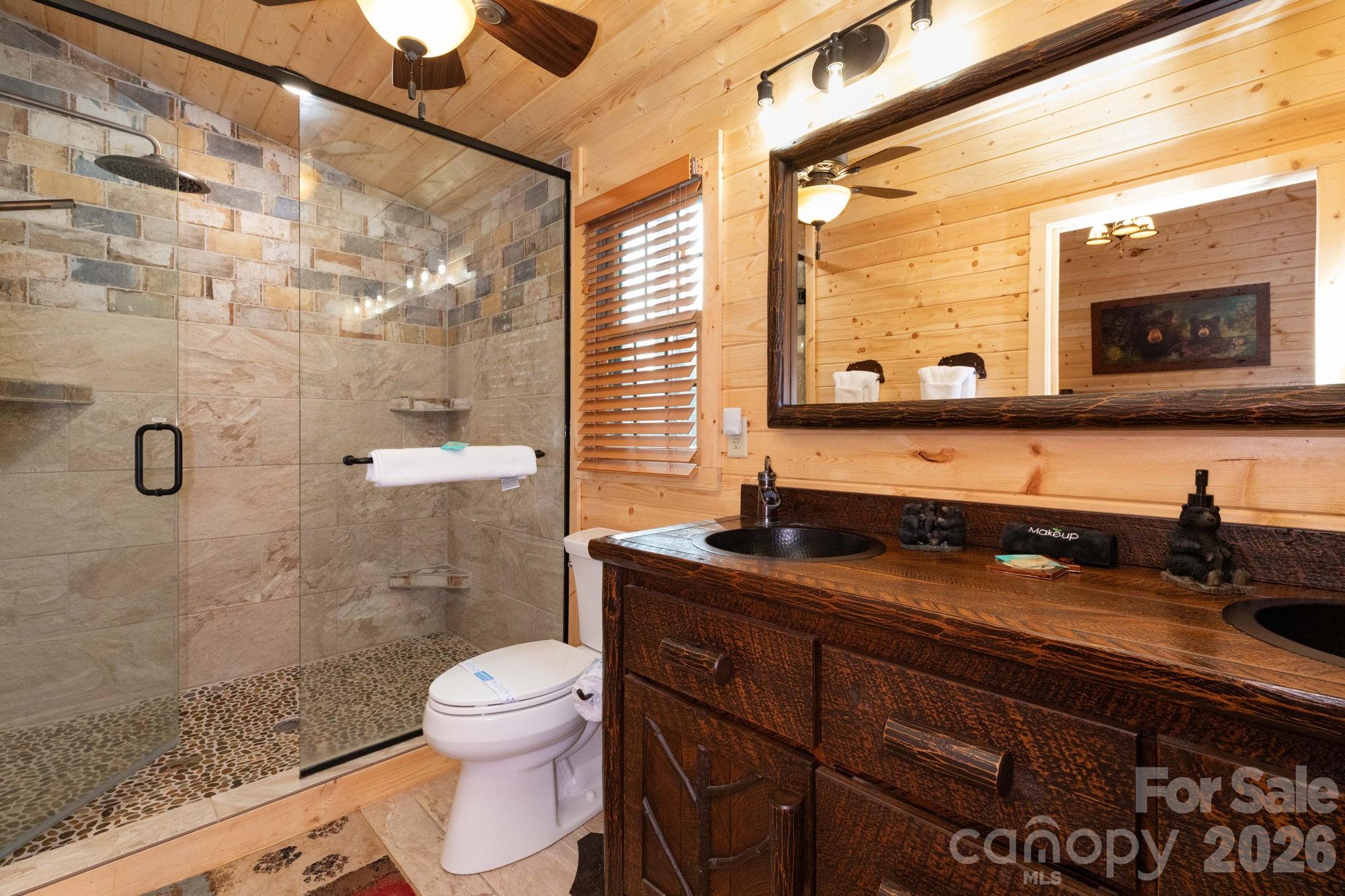 71 Honeymoon Lane — Maggie Valley