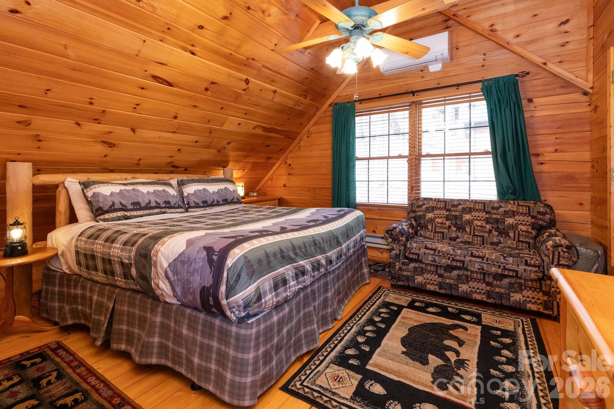 71 Honeymoon Lane — Maggie Valley