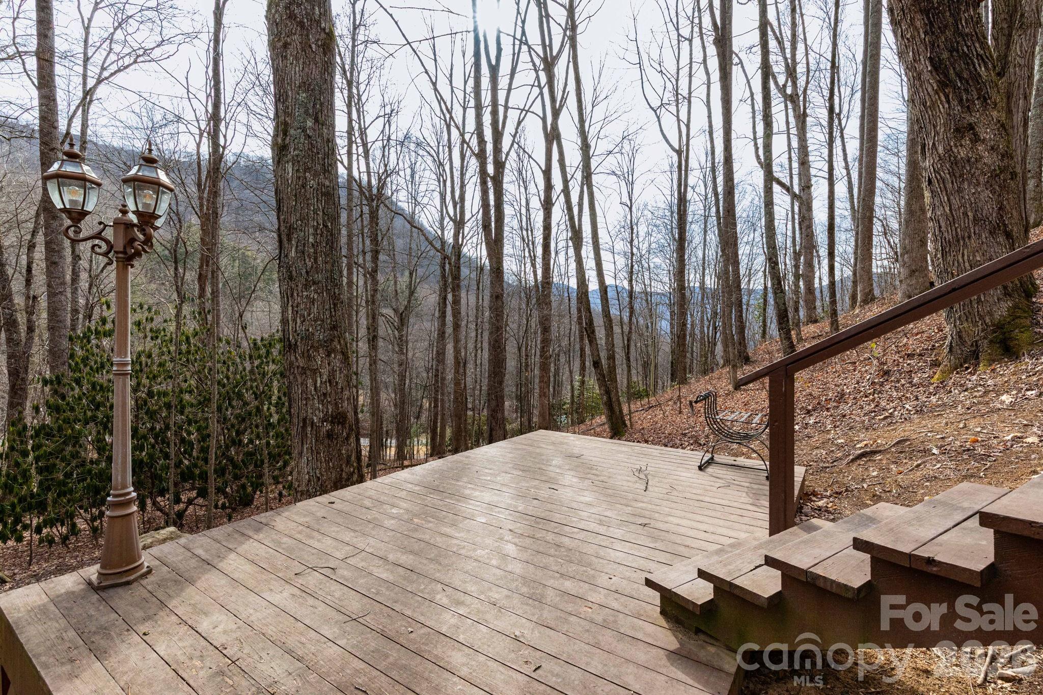 71 Honeymoon Lane — Maggie Valley