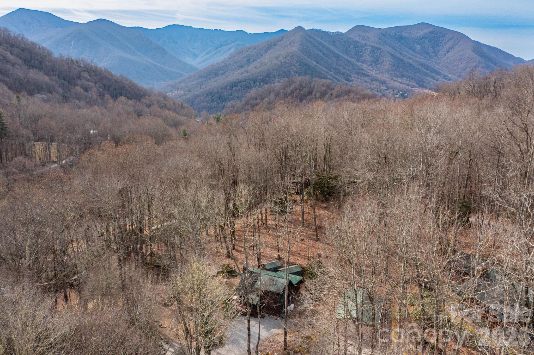 71 Honeymoon Lane — Maggie Valley