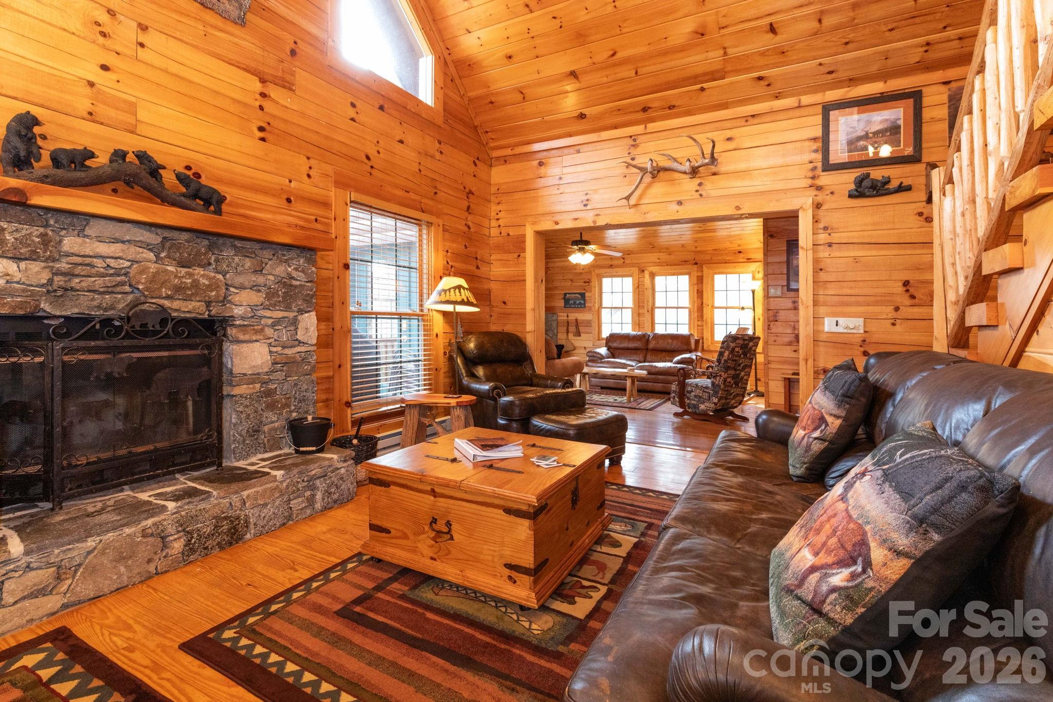 71 Honeymoon Lane — Maggie Valley