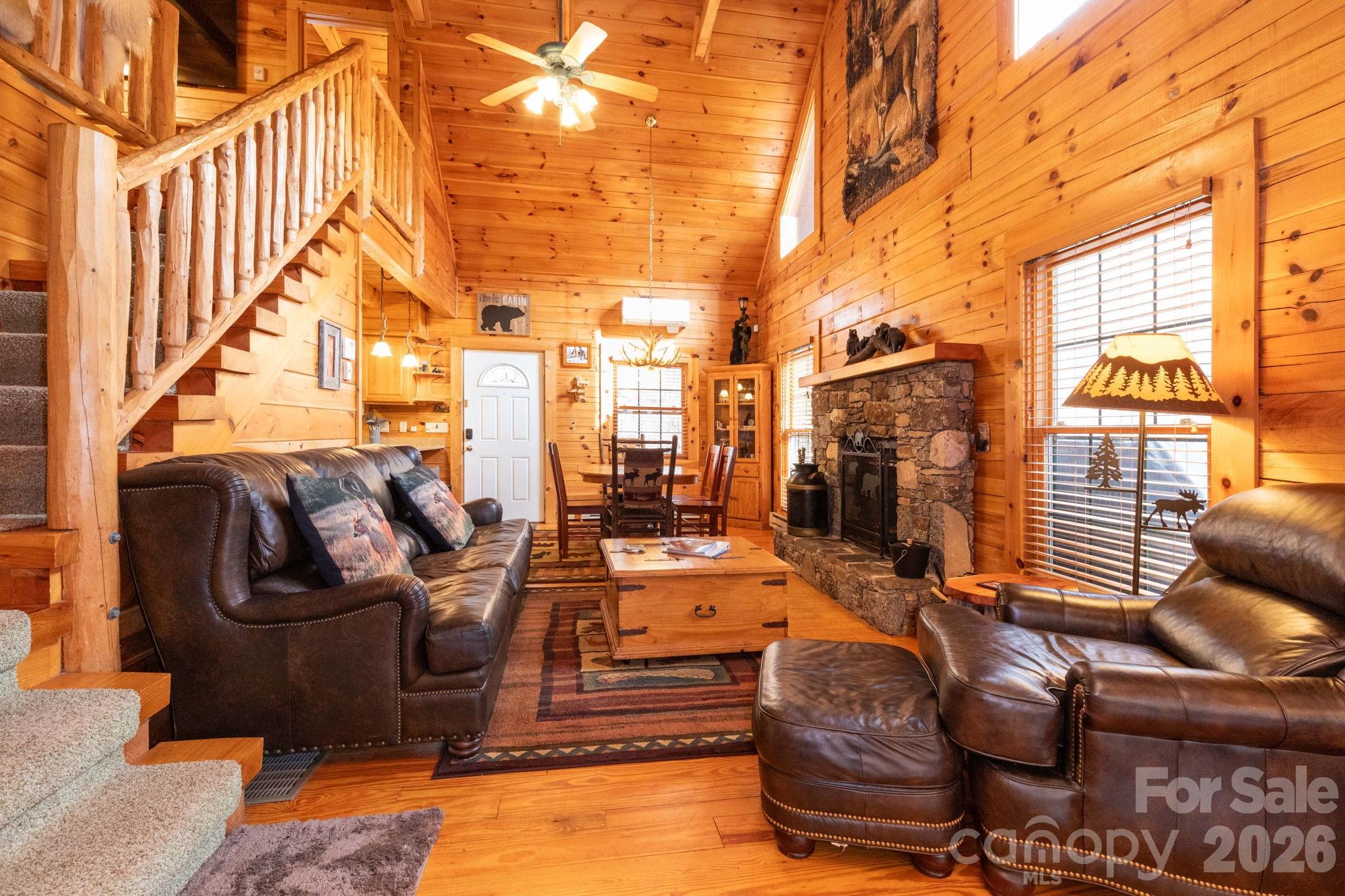 71 Honeymoon Lane — Maggie Valley