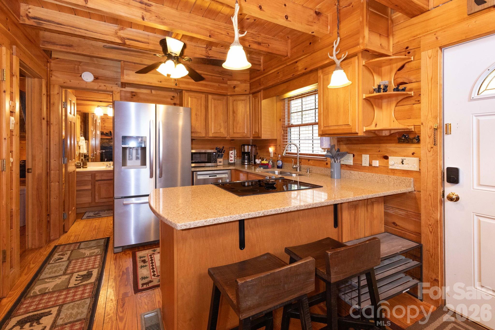 71 Honeymoon Lane — Maggie Valley