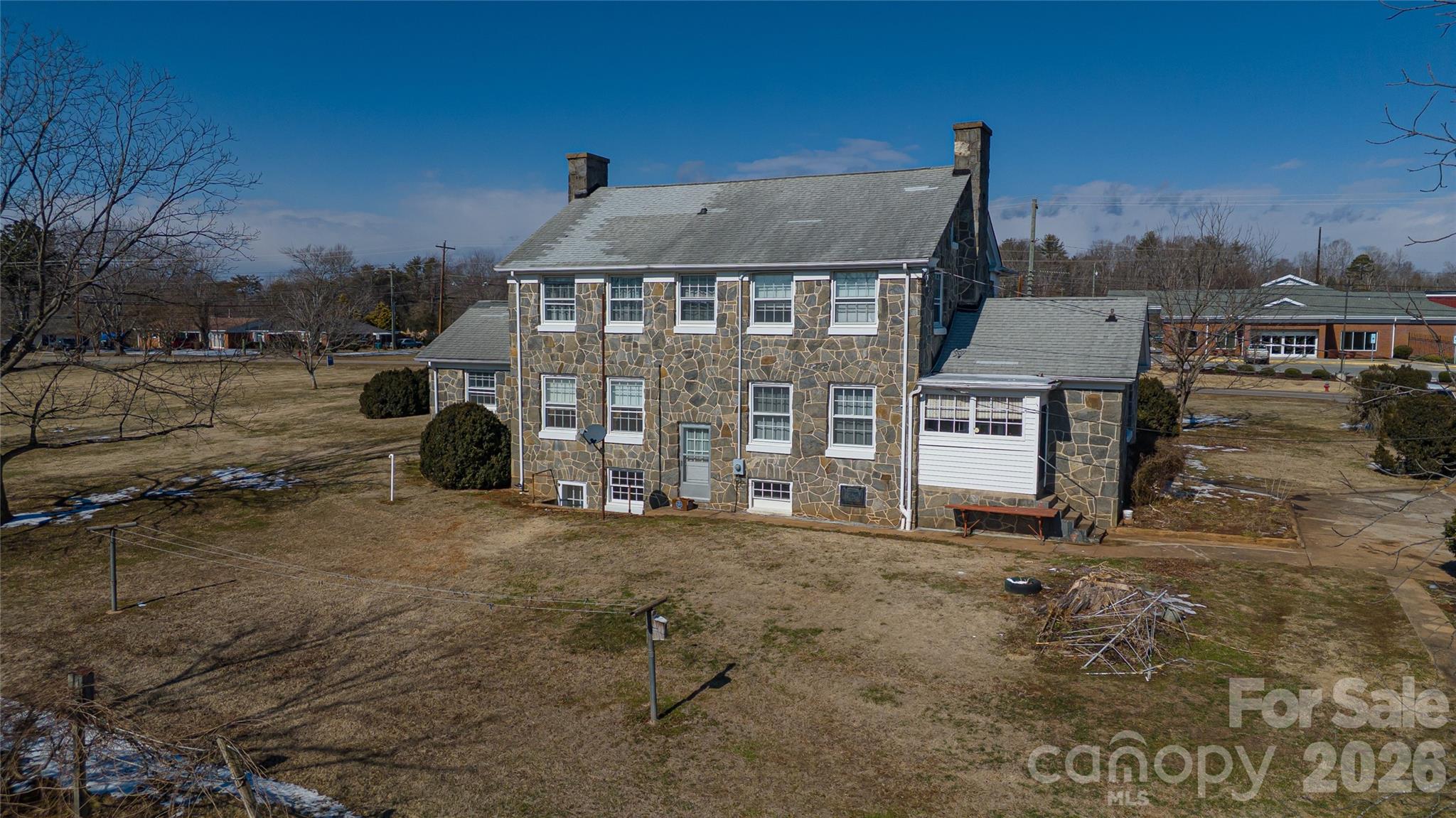 615 Carbon City Road — Morganton