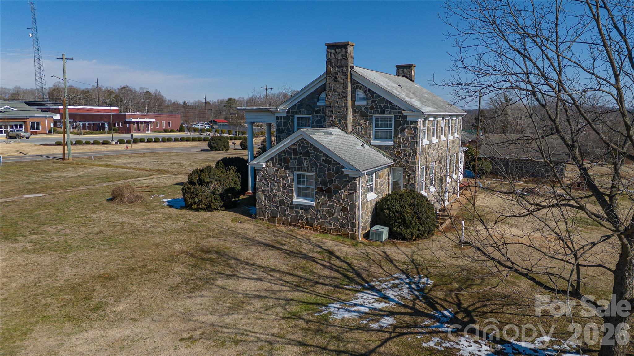 615 Carbon City Road — Morganton