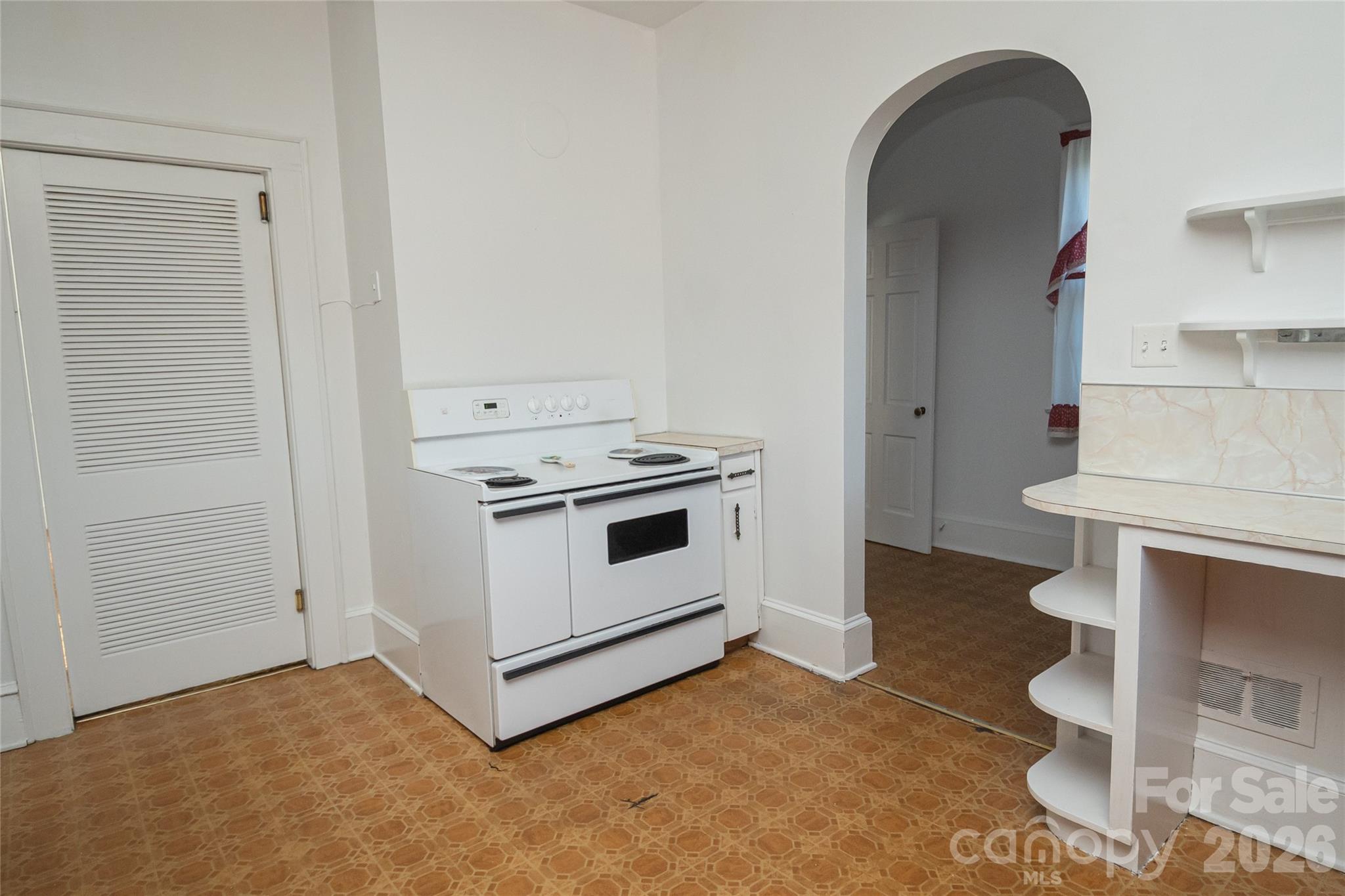 615 Carbon City Road — Morganton