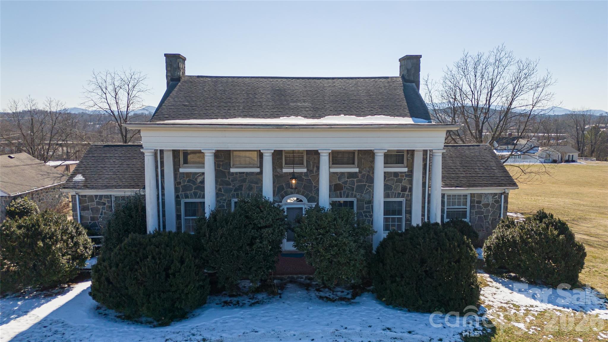 615 Carbon City Road — Morganton