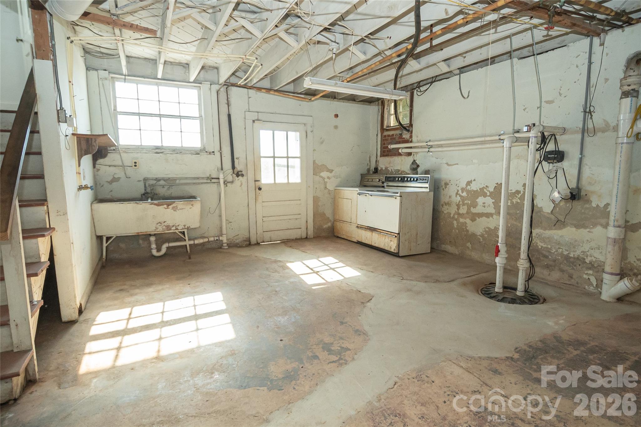 615 Carbon City Road — Morganton
