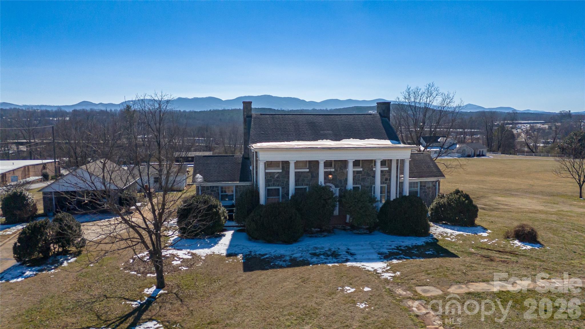 615 Carbon City Road — Morganton