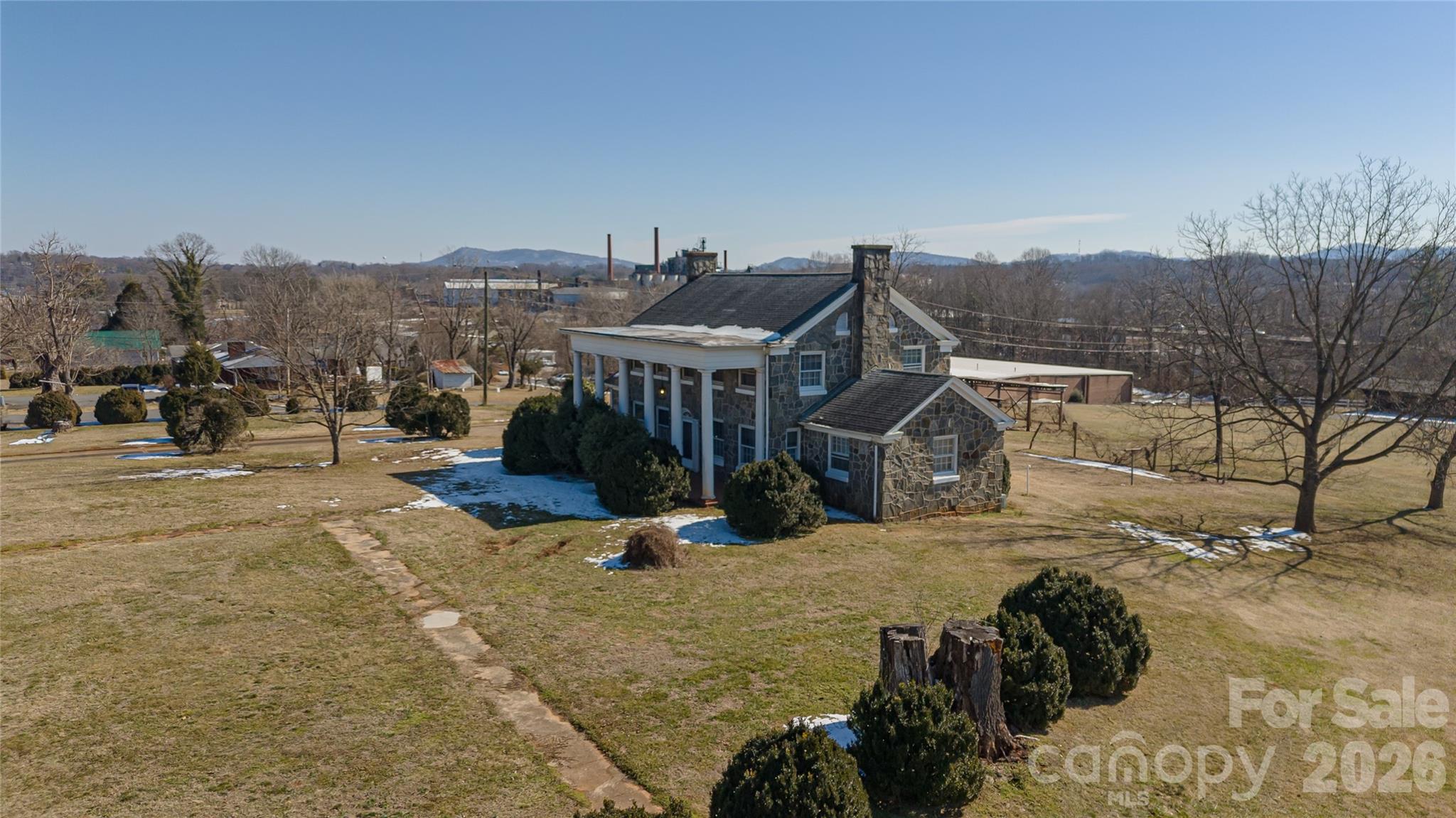 615 Carbon City Road — Morganton