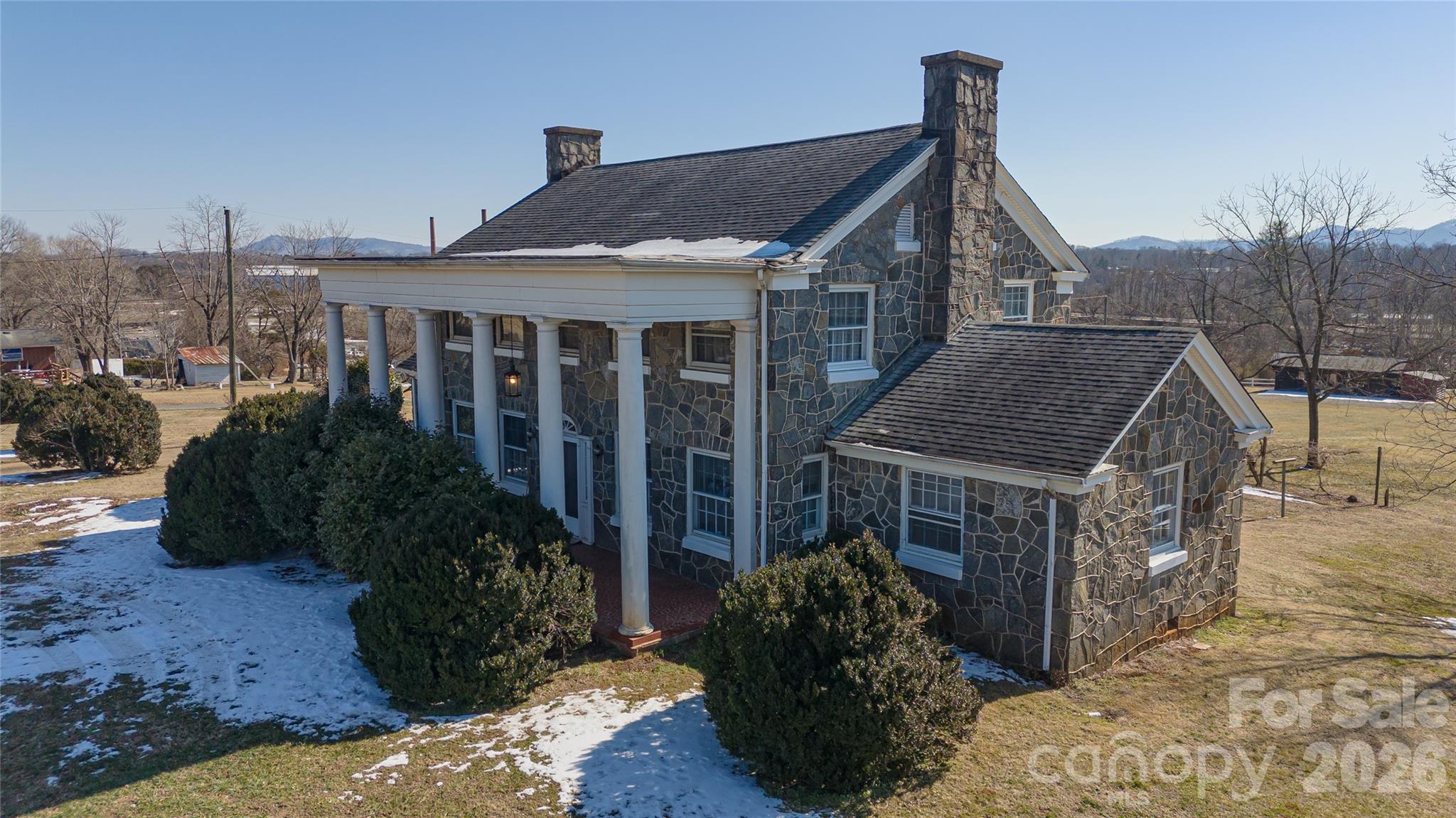 615 Carbon City Road — Morganton