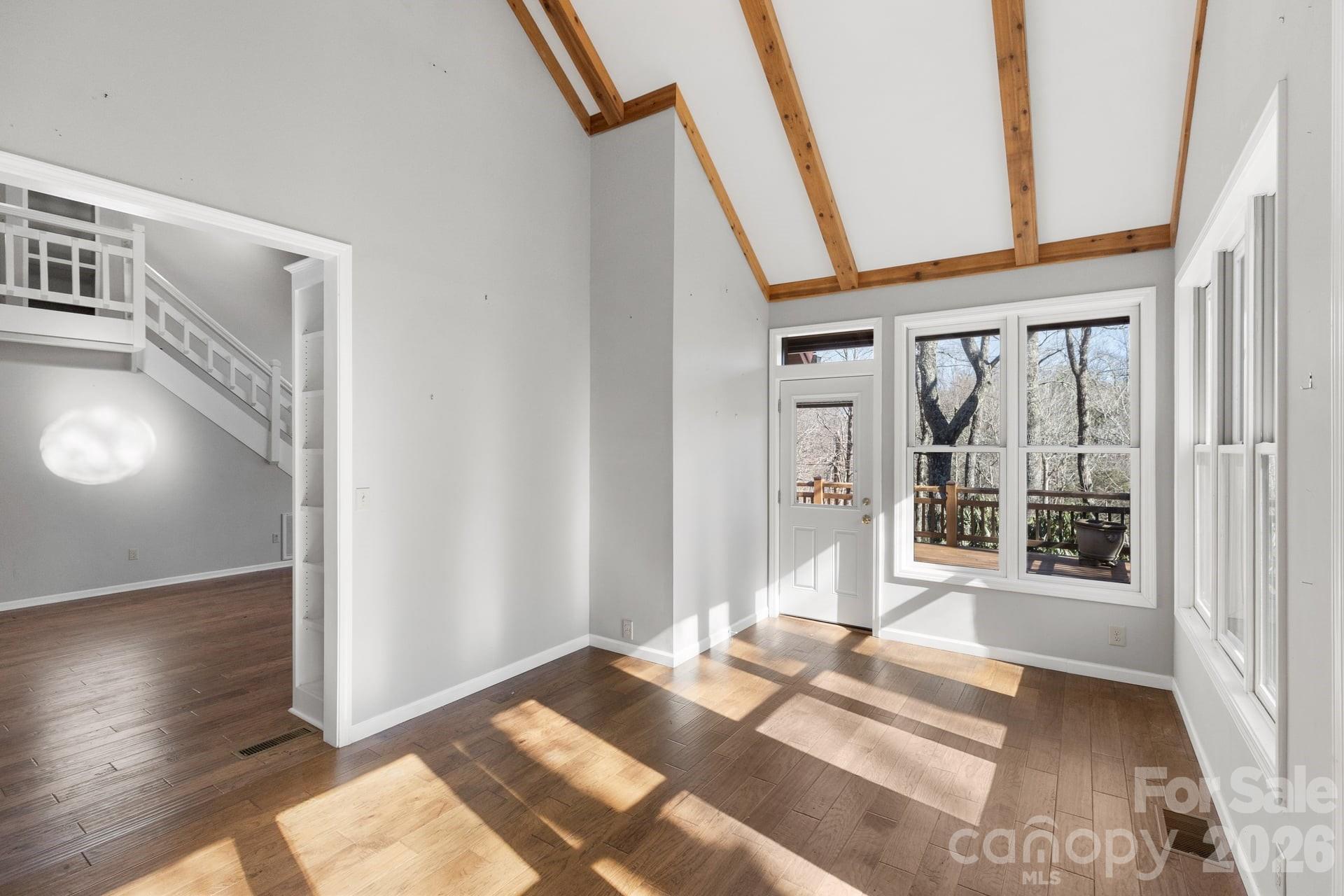 451 Crescent Trail — Highlands