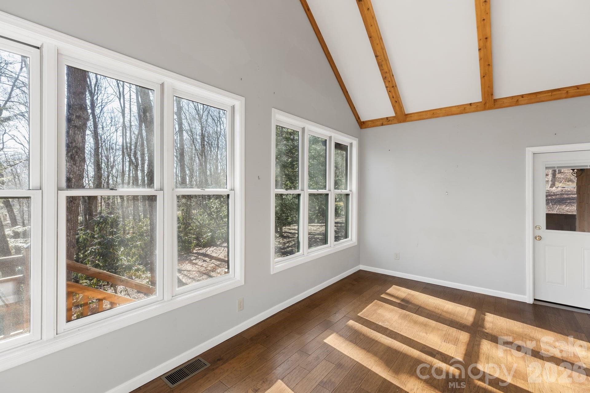 451 Crescent Trail — Highlands