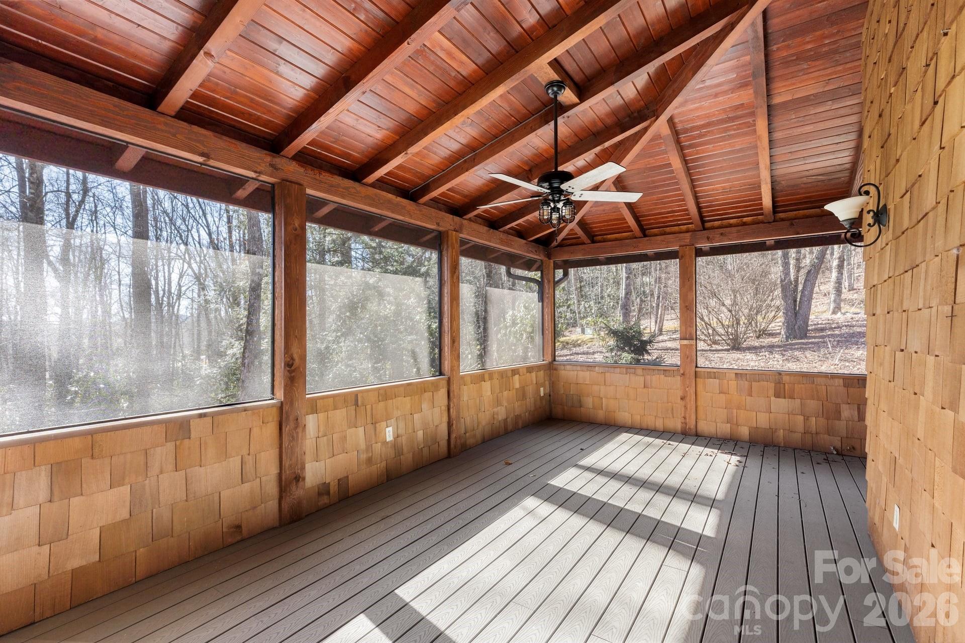 451 Crescent Trail — Highlands
