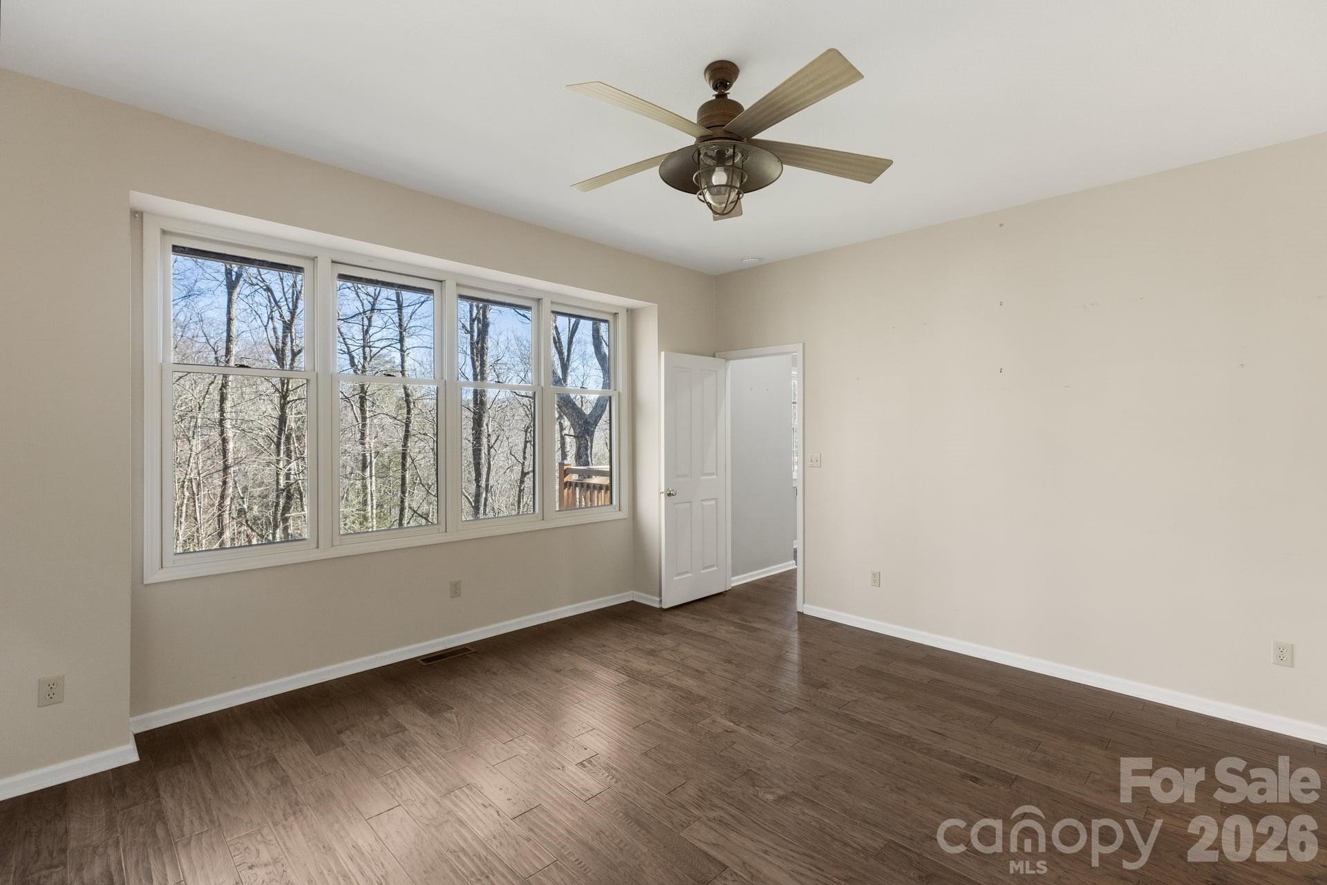 451 Crescent Trail — Highlands