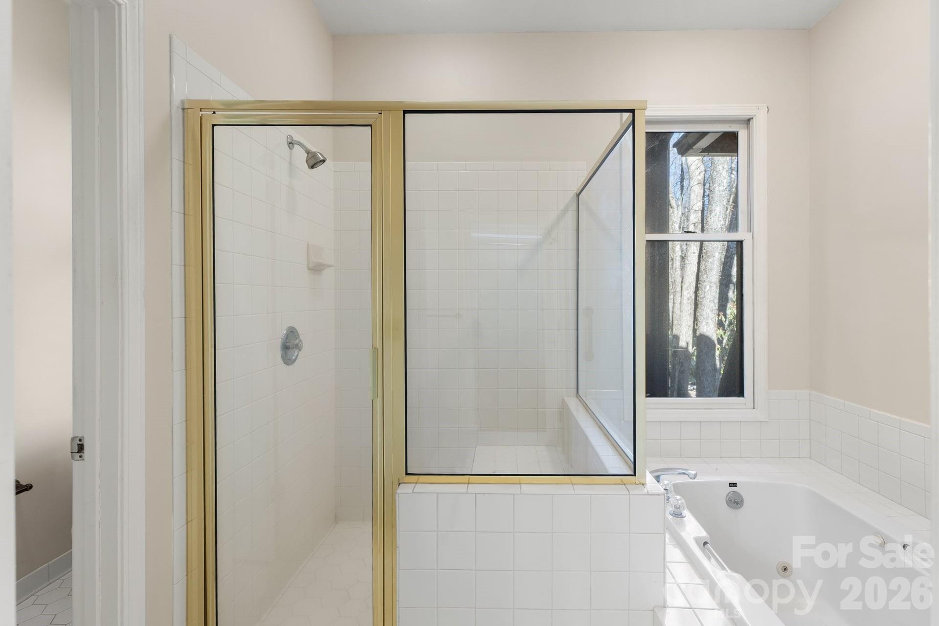 451 Crescent Trail — Highlands