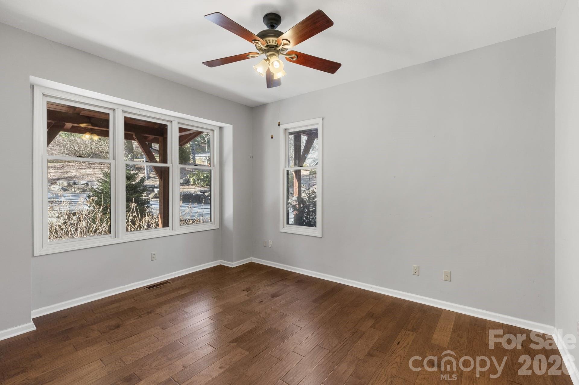 451 Crescent Trail — Highlands