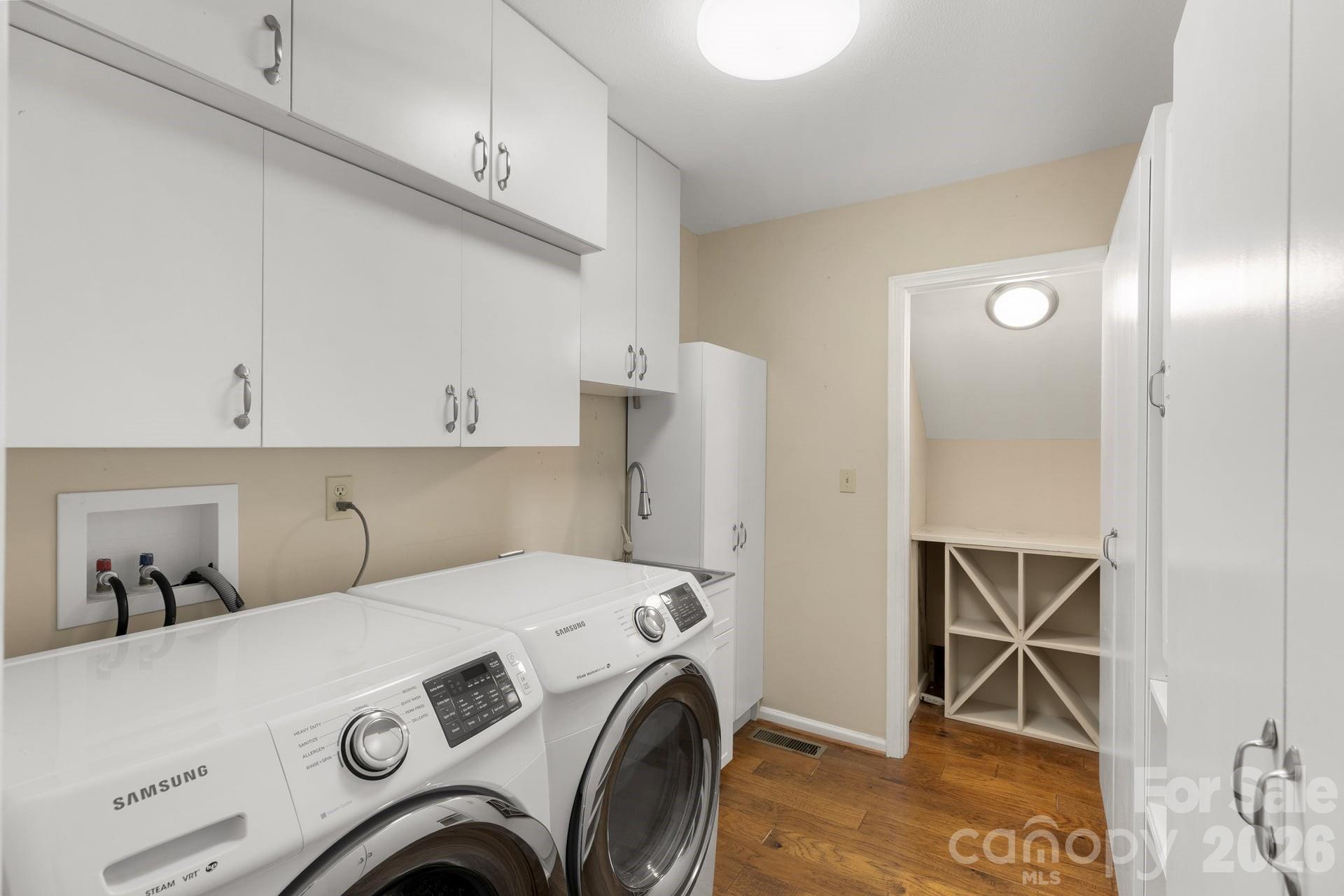 451 Crescent Trail — Highlands