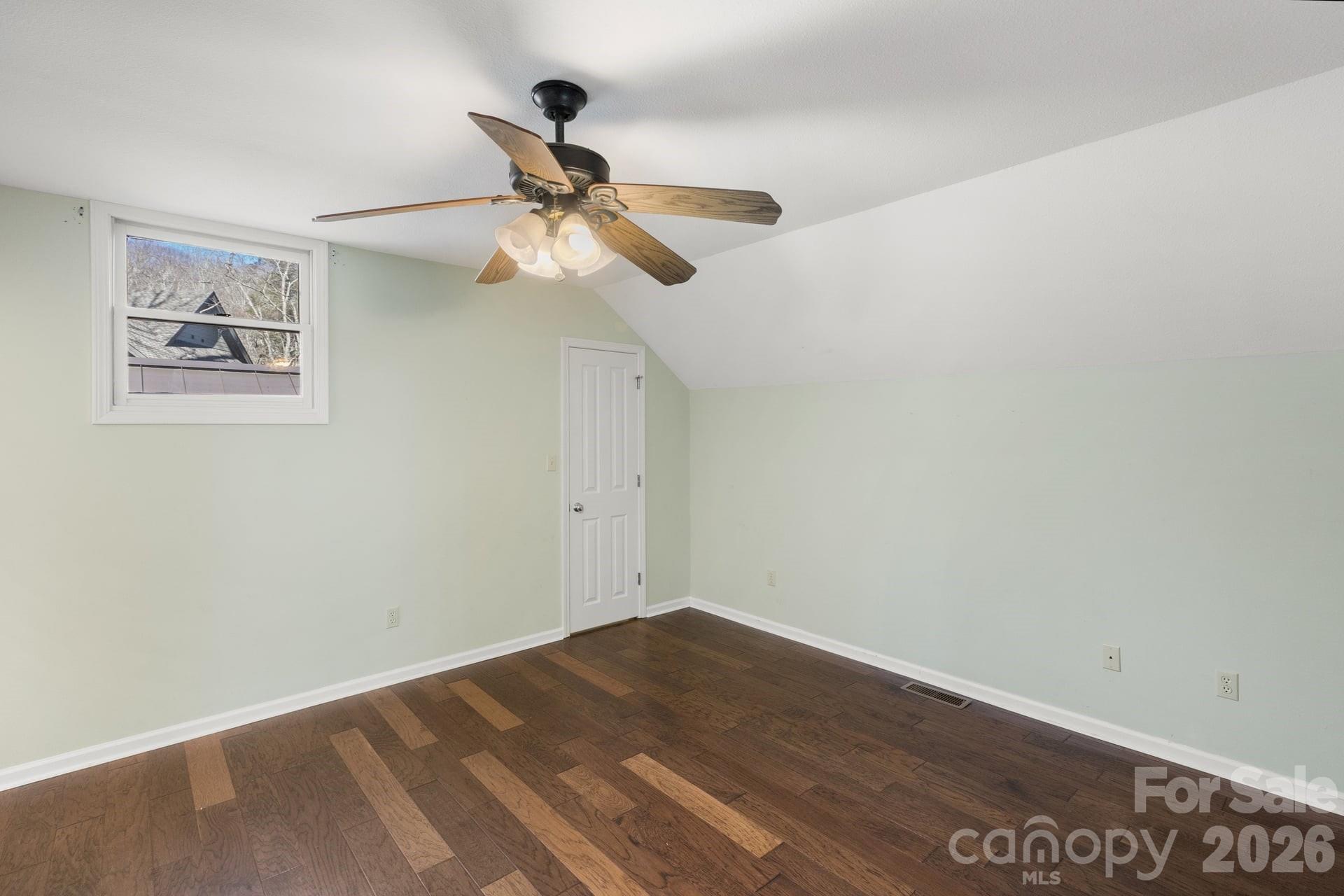 451 Crescent Trail — Highlands