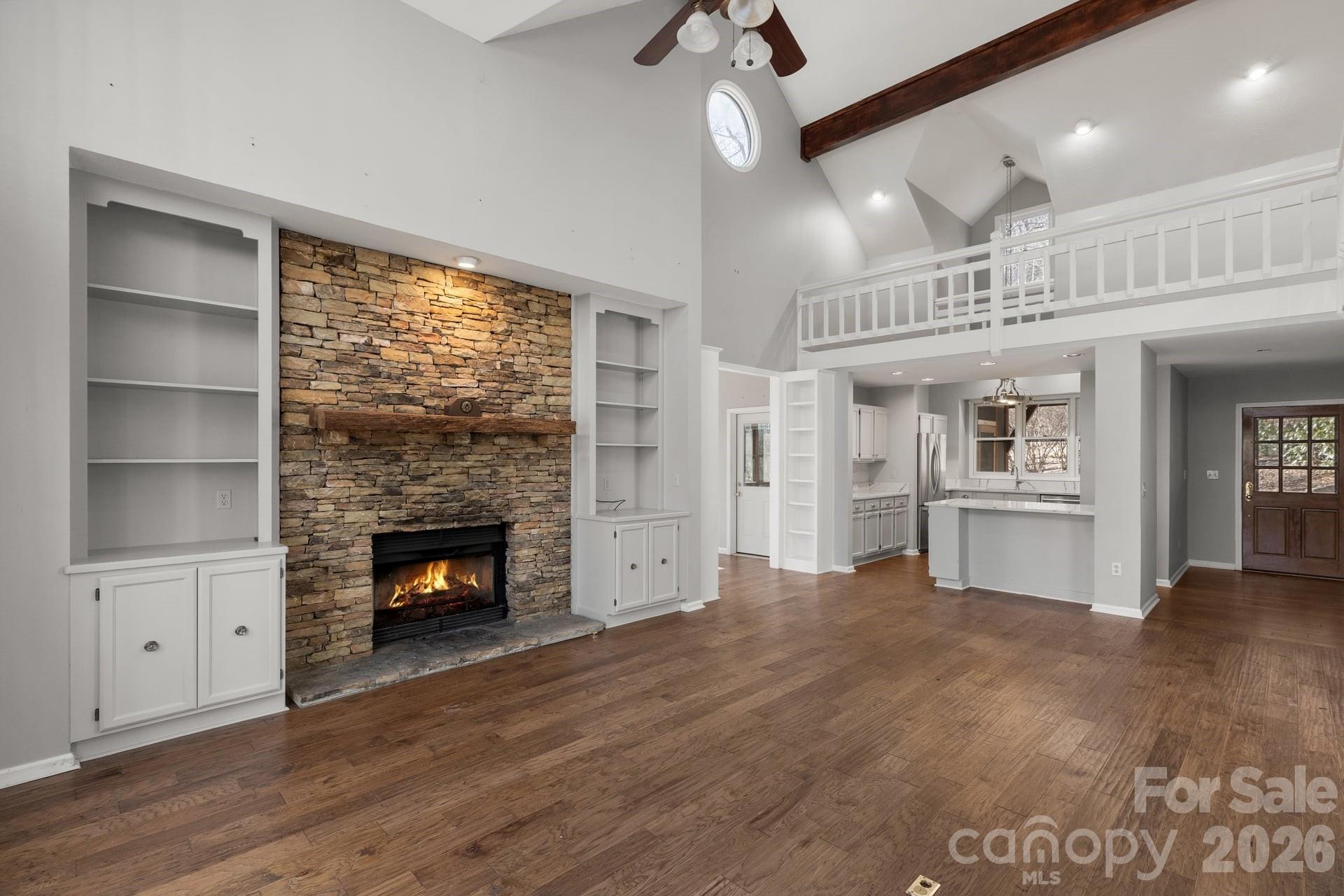 451 Crescent Trail — Highlands