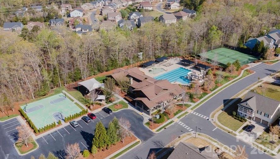 2013 Fuschia Court — Tega Cay