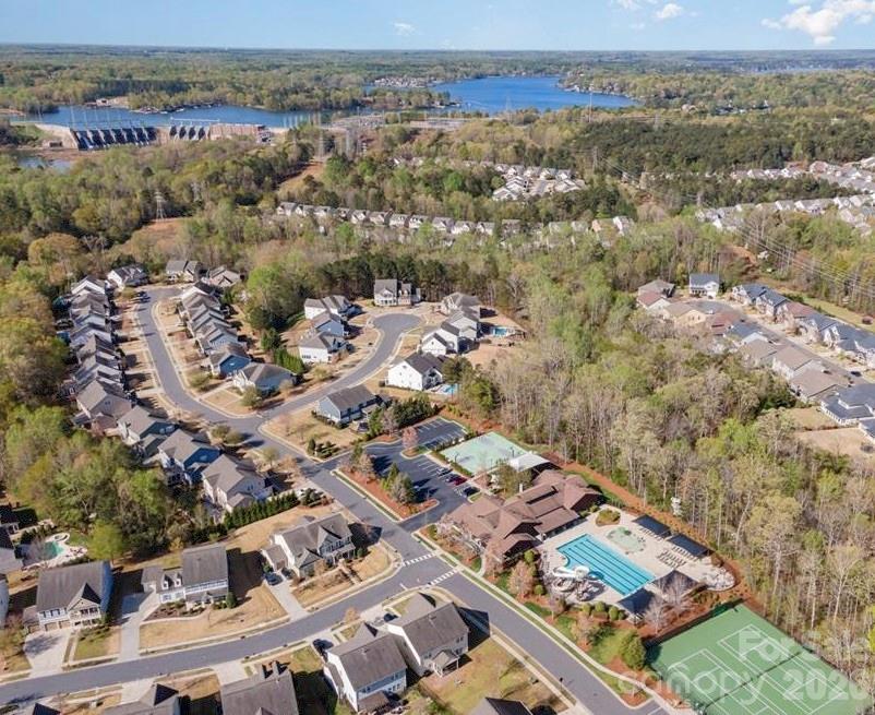 2013 Fuschia Court — Tega Cay