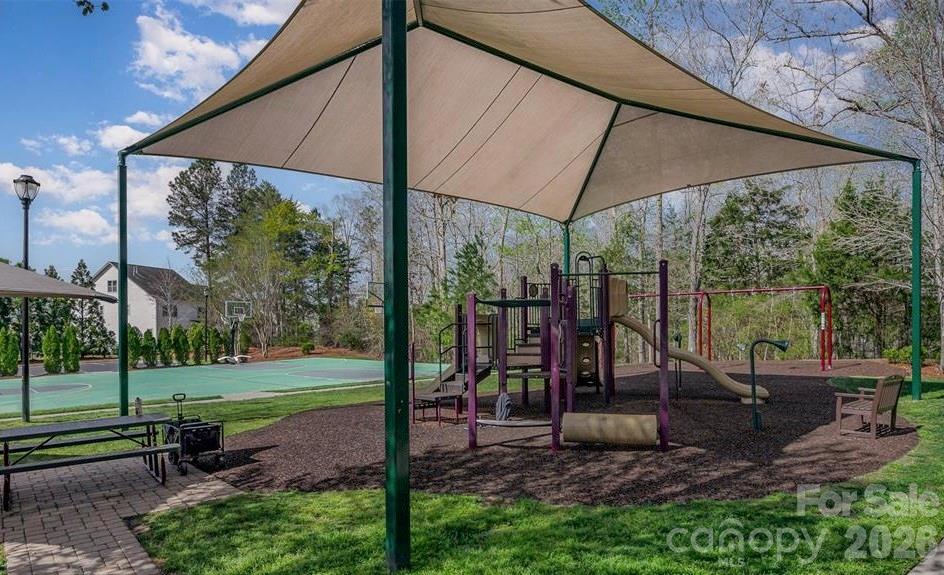 2013 Fuschia Court — Tega Cay