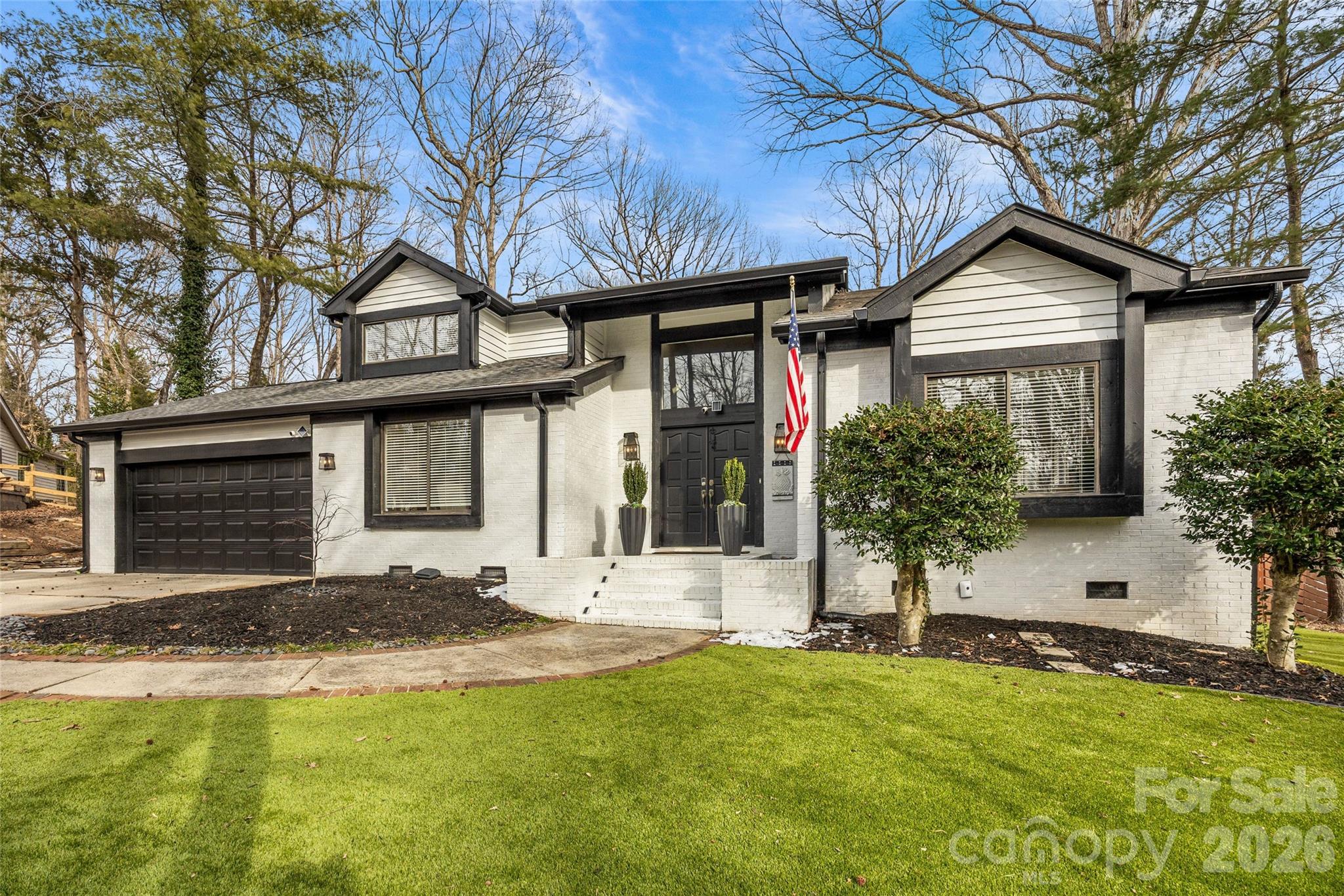9562 Hunting Court — Matthews