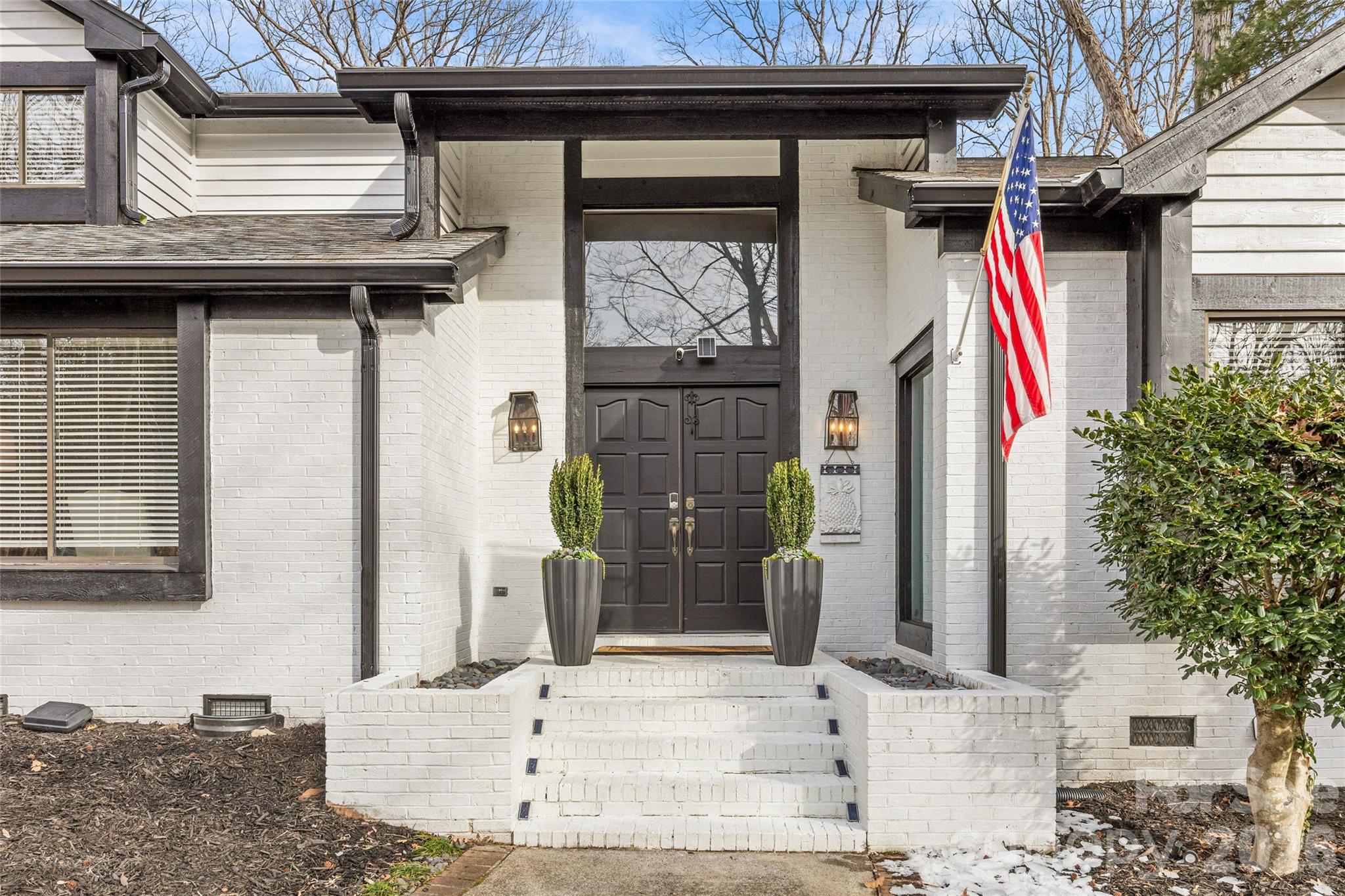 9562 Hunting Court — Matthews