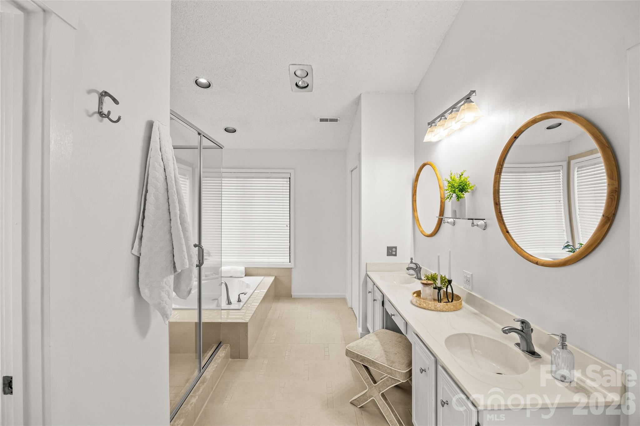 9562 Hunting Court — Matthews