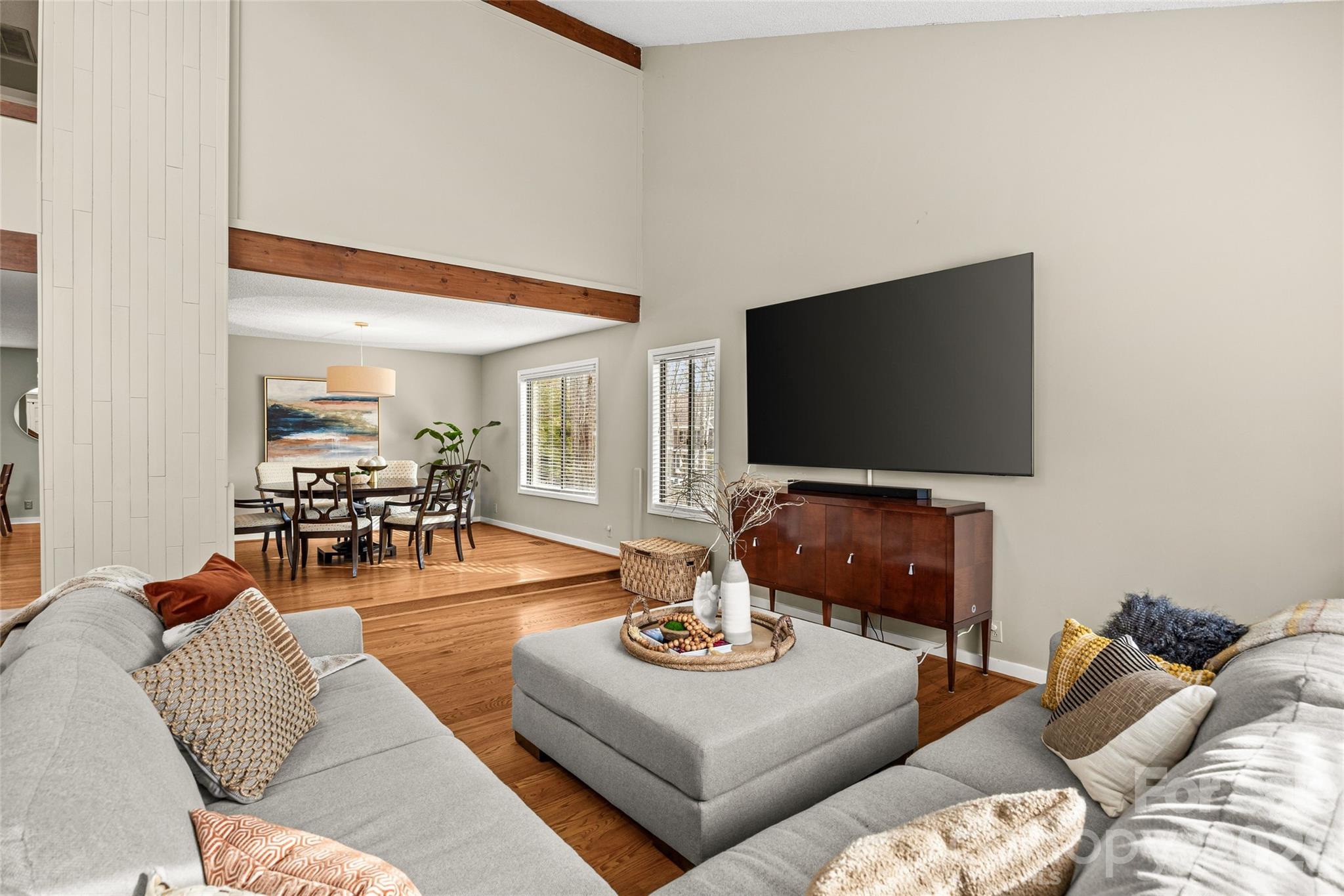 9562 Hunting Court — Matthews