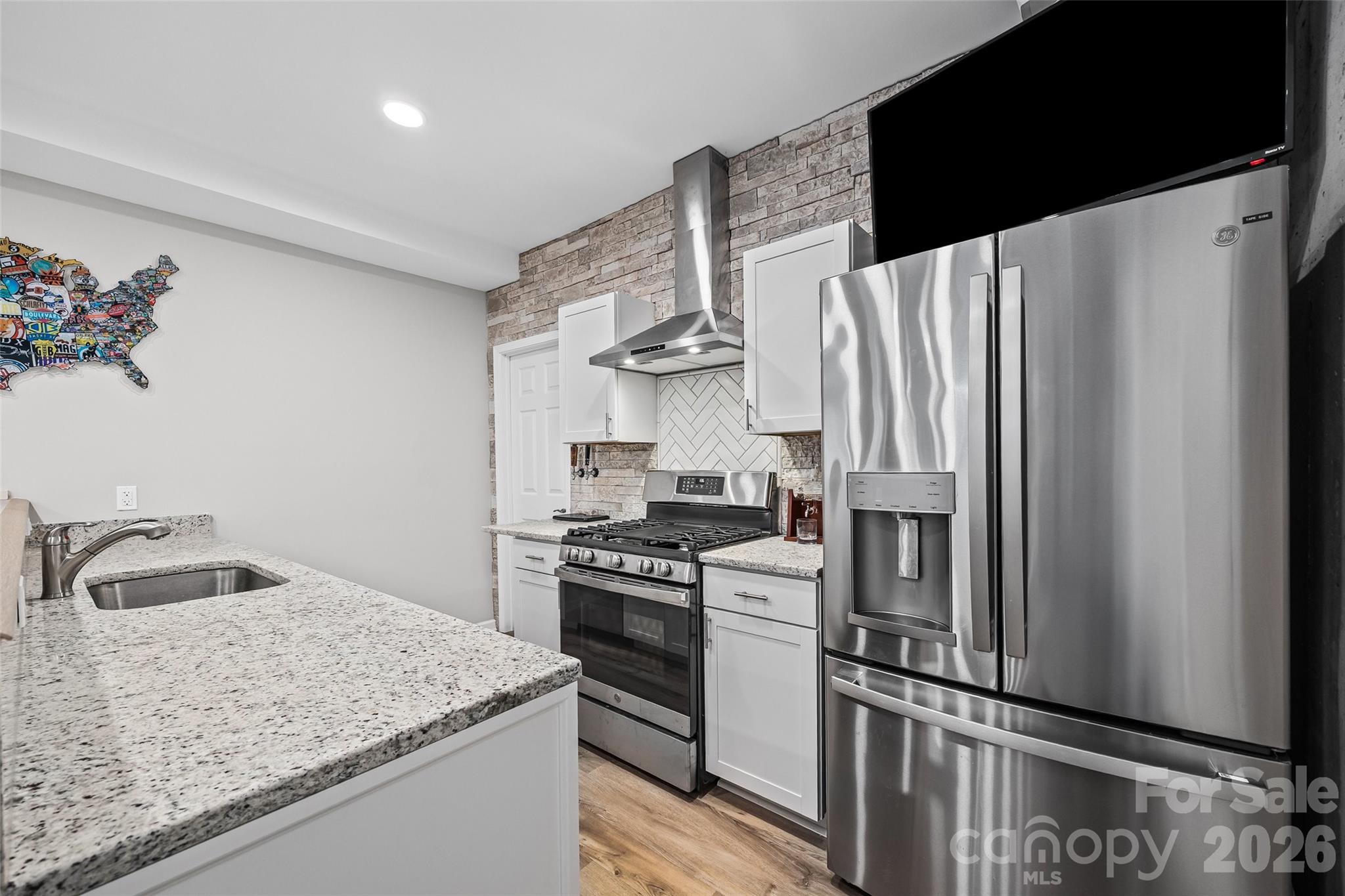 11112 Broken Brook Way — Tega Cay
