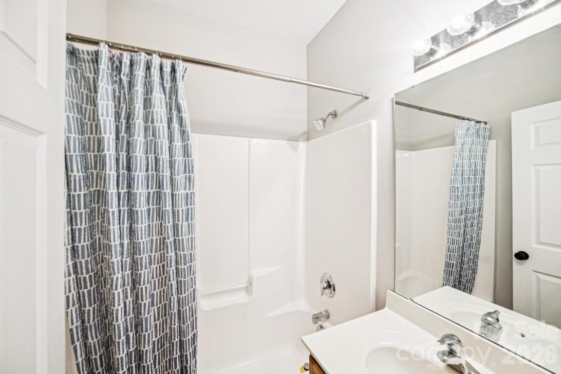 2731 Meadow Knoll Drive — Charlotte
