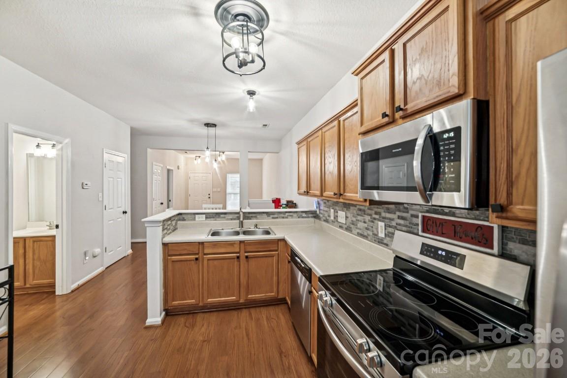 2731 Meadow Knoll Drive — Charlotte