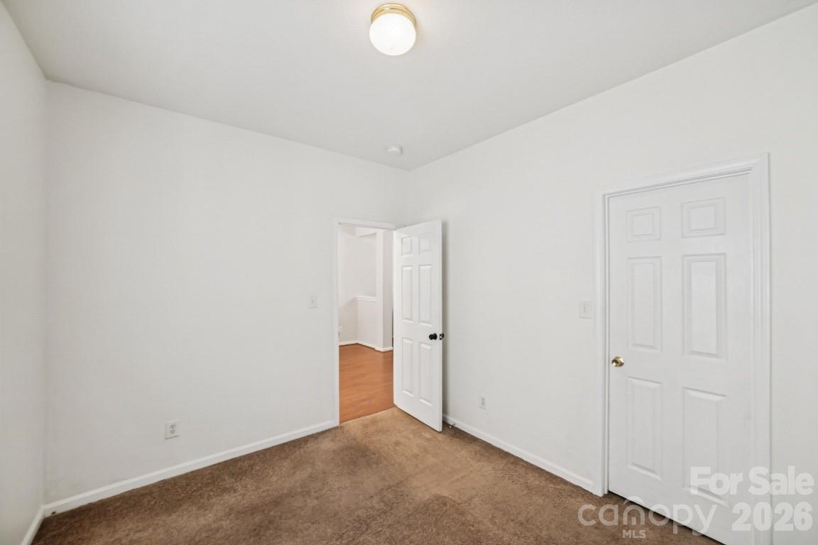 2731 Meadow Knoll Drive — Charlotte