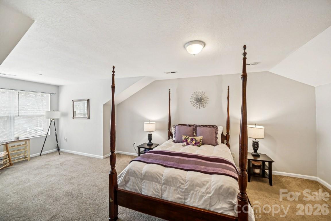 2731 Meadow Knoll Drive — Charlotte
