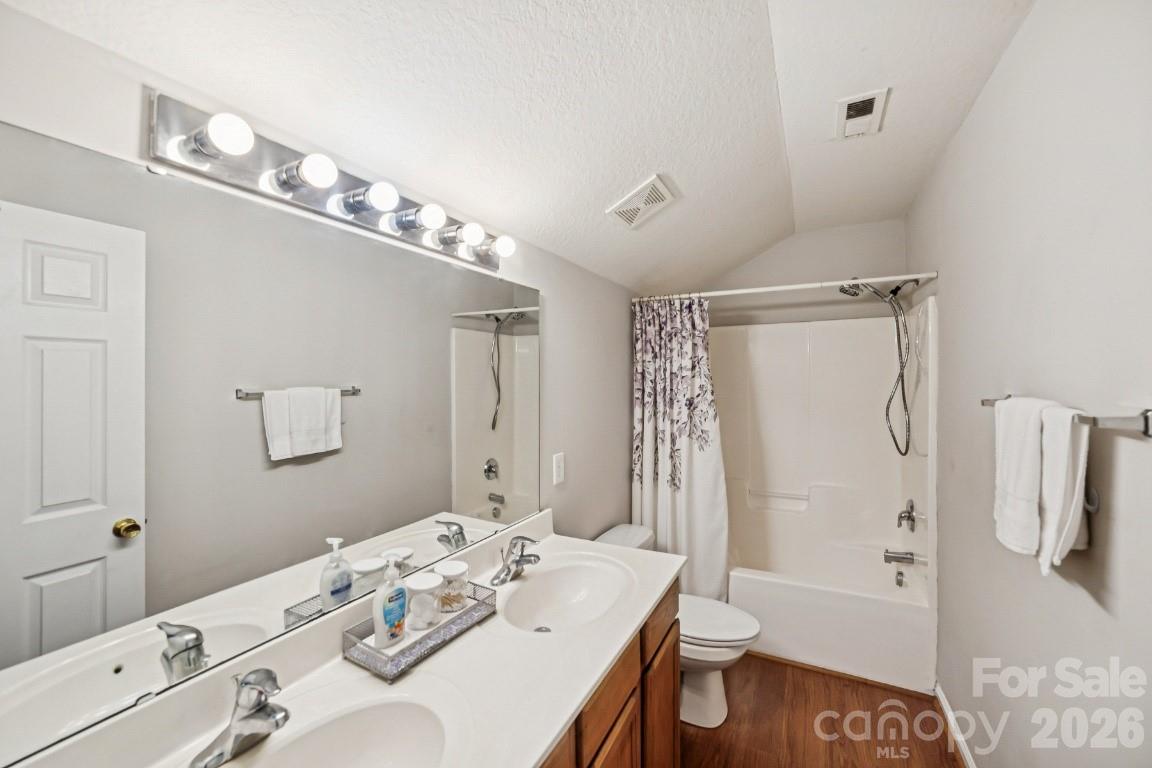 2731 Meadow Knoll Drive — Charlotte