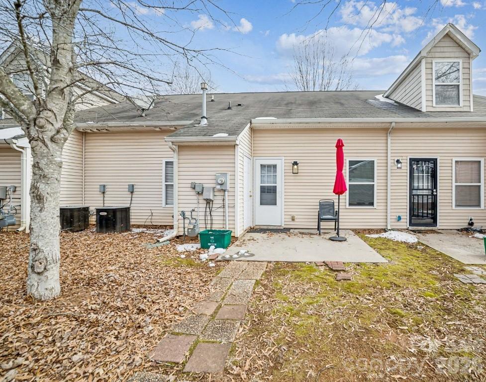2731 Meadow Knoll Drive — Charlotte
