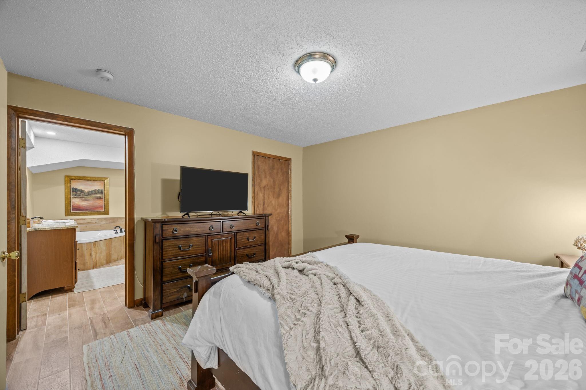 501 Woodfield Drive — Asheville