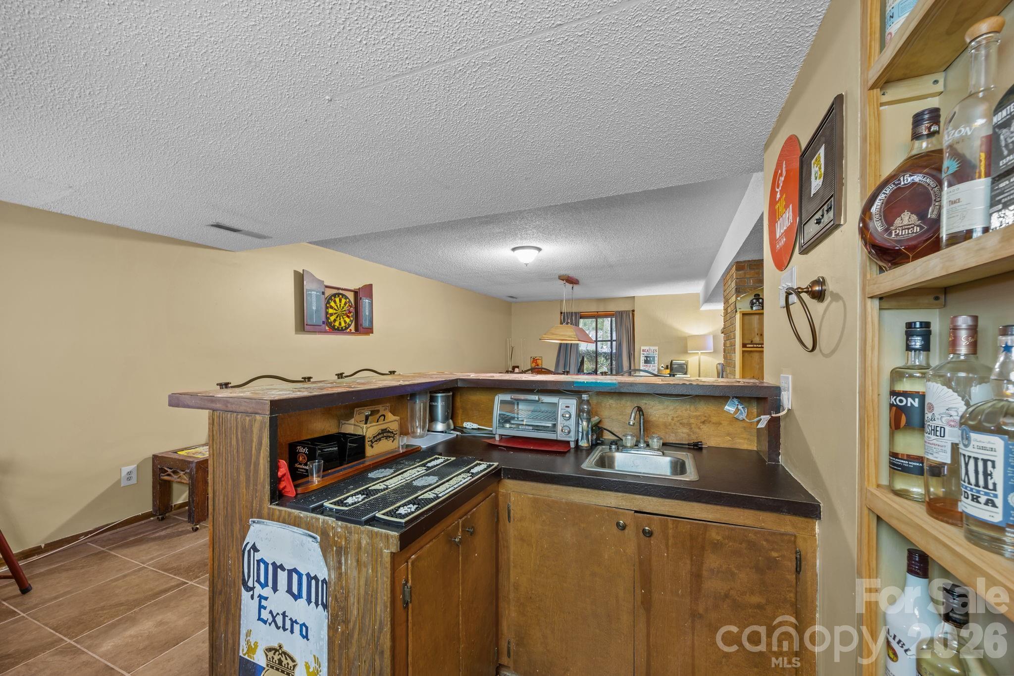 501 Woodfield Drive — Asheville