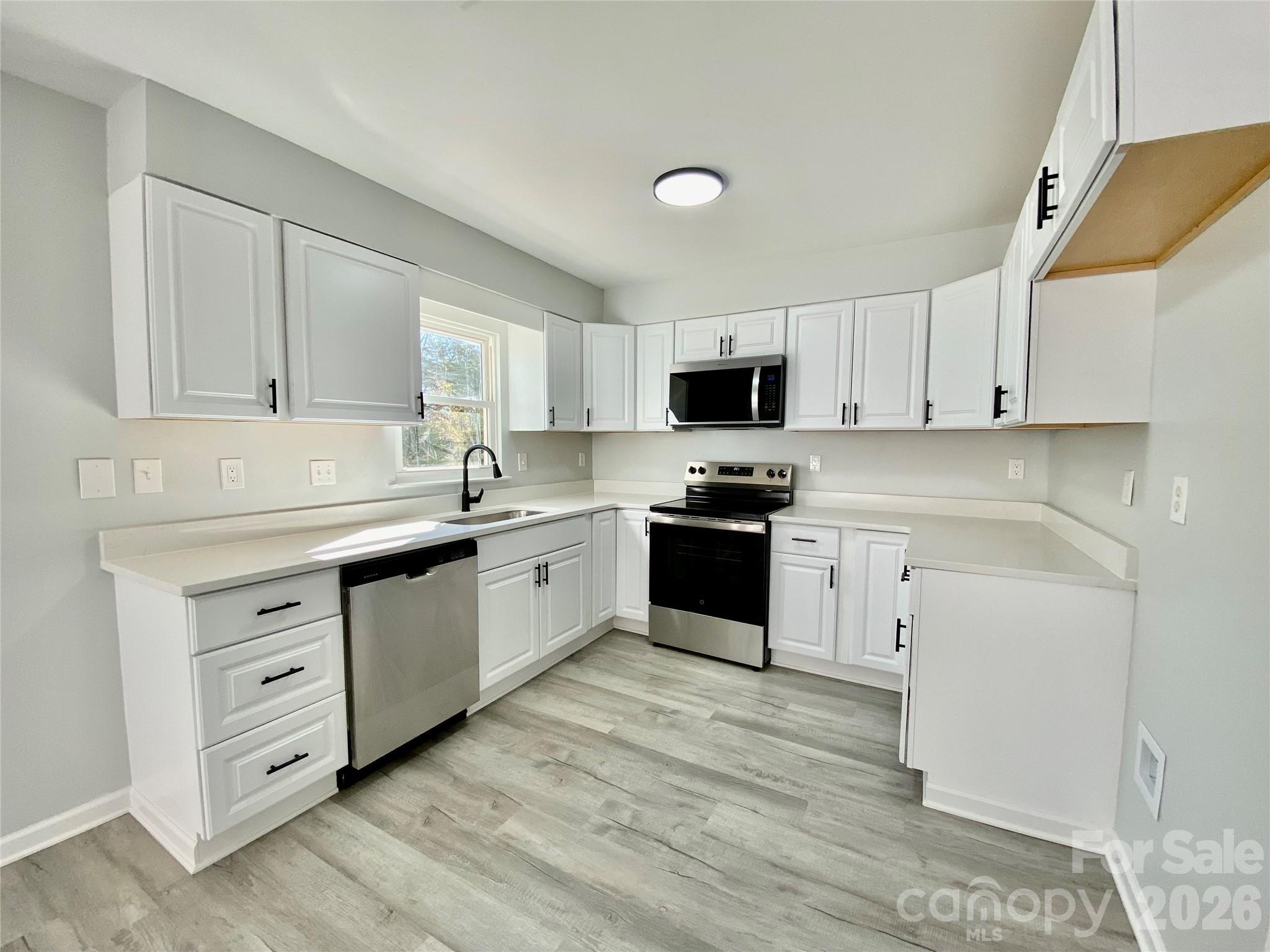 9428 White Cedar Court — Charlotte