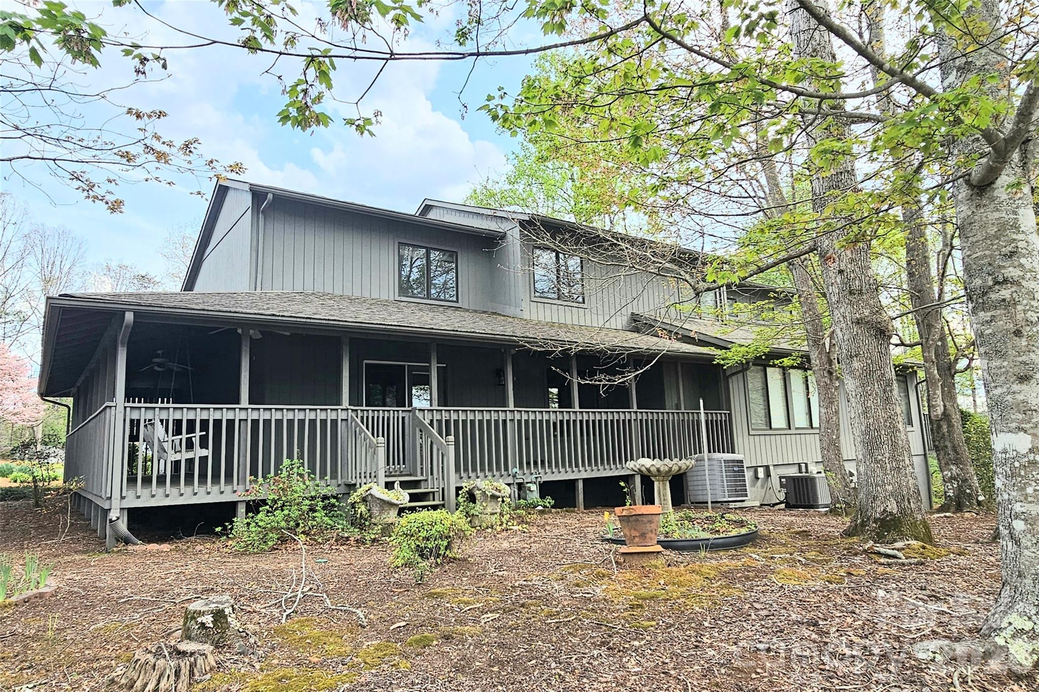 703 Independence Trail — Morganton