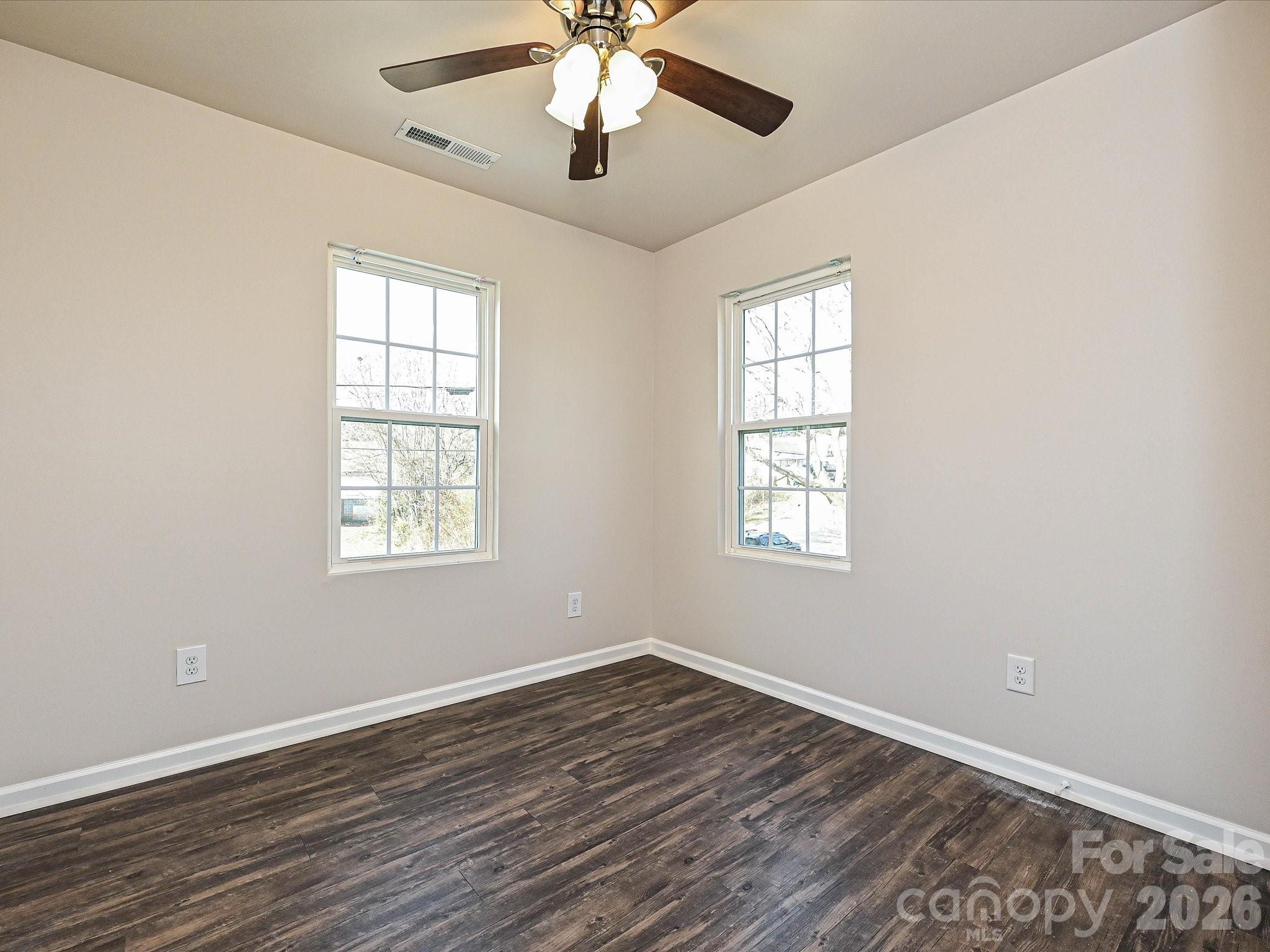 362 E Mills Avenue — Mooresville
