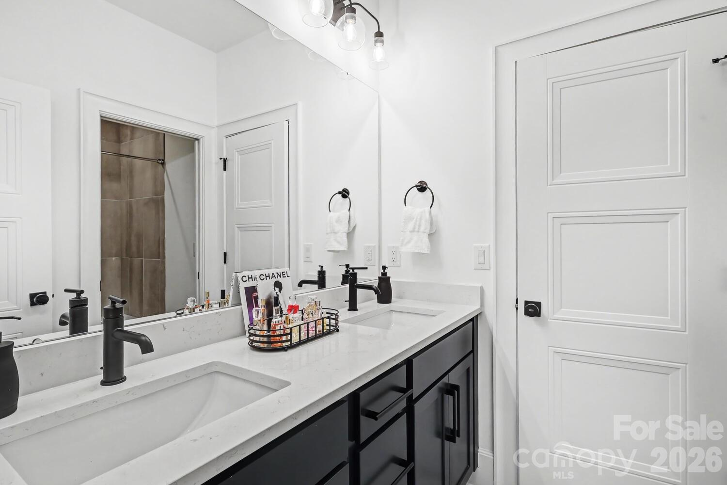 2852 Dorchester Place — Charlotte