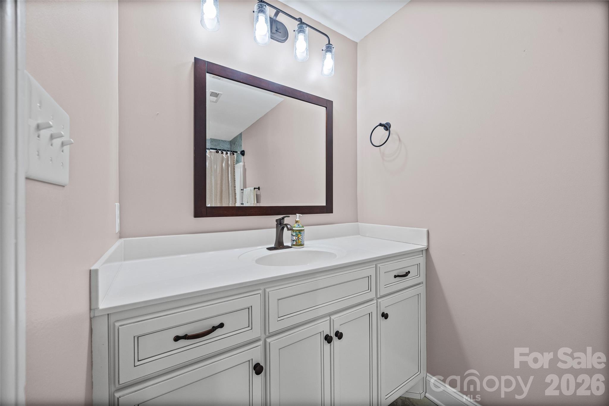 790 Brandon Road — Clover